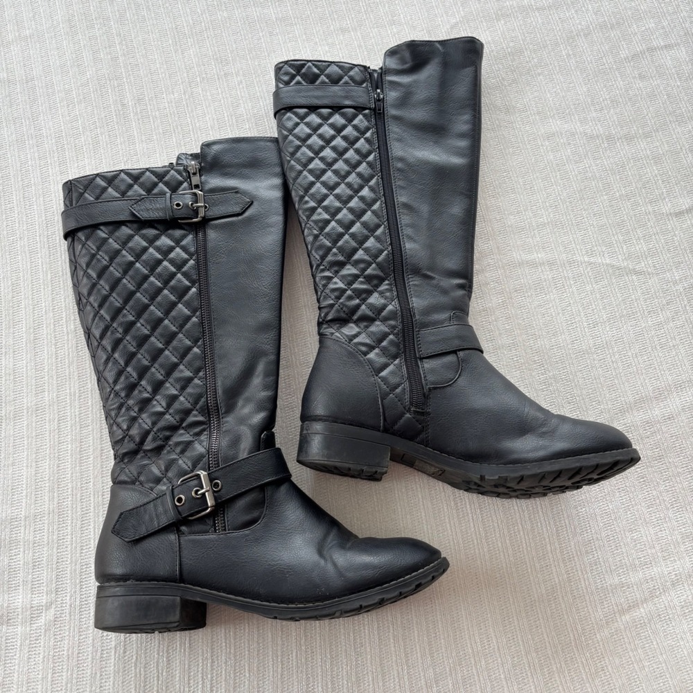 Black Quilted Knee High Riding Boots Buckle‎ Detail Lug Sole Size 8.5